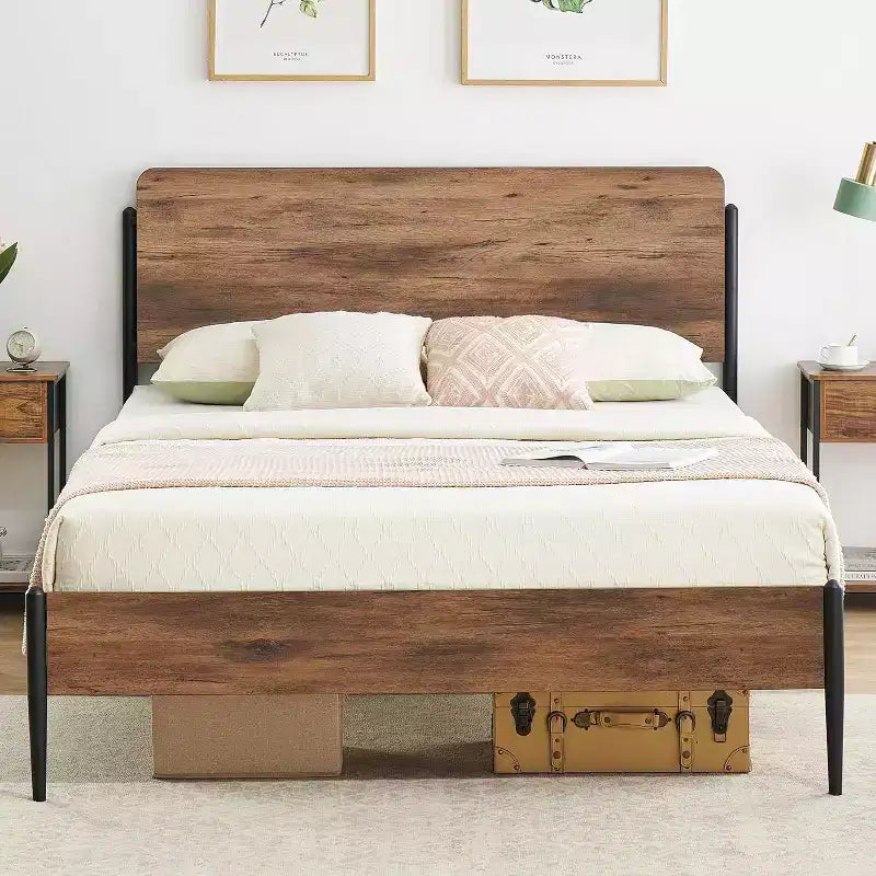 Struttura Letto Matrimoniale Queen Size, in Metallo con Testiera e Pediera in Legno Stile Vintage, Contenitore Sottoletto, Supporto a Doghe Robusto, Nessuna Rete a Molle, Noce