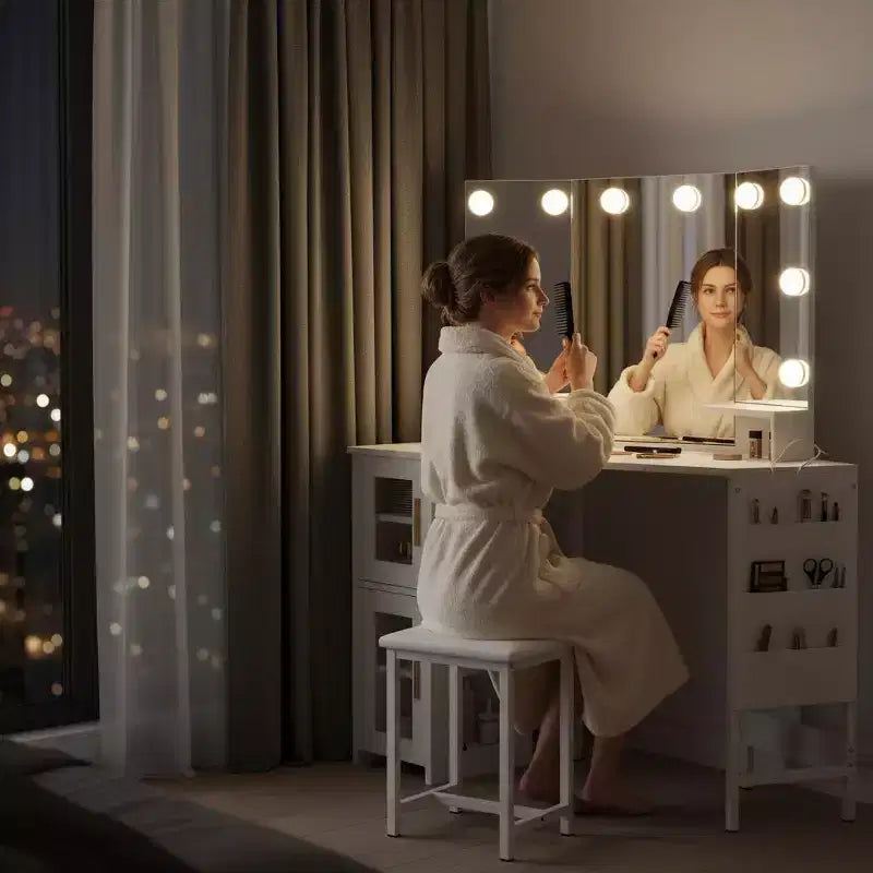 Specchio angolare da toeletta, specchio pieghevole a 3 ante con 3 modalità di illuminazione, specchio per il trucco per camera da letto e studio, specchio da toeletta illuminato a tre ante