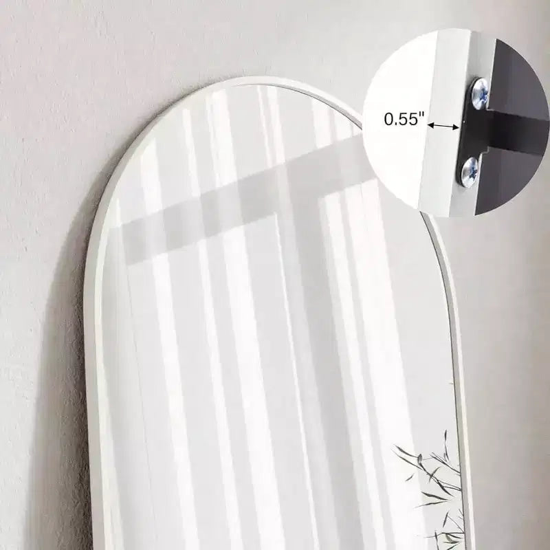 Specchio ad arco bianco 71x26 con supporto e cornice in alluminio. Design a figura intera per camera da letto o soggiorno