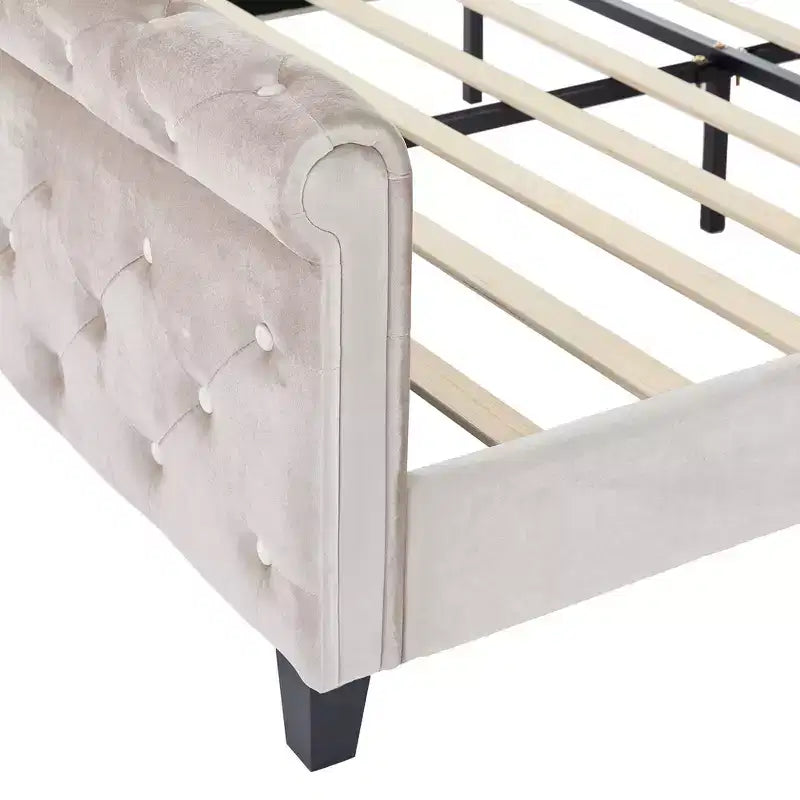 Telaio Letto Queen a Slitta da 43,3'' con Testiera a Orecchioni, Pediera a Volute, Velluto Trapuntato a Bottoni, Ferramenta Antiruggine, Supporto Robusto
