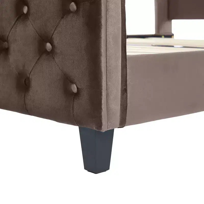 Telaio Letto Queen a Slitta da 43,3'' con Testiera a Orecchioni, Pediera a Volute, Velluto Trapuntato a Bottoni, Ferramenta Antiruggine, Supporto Robusto